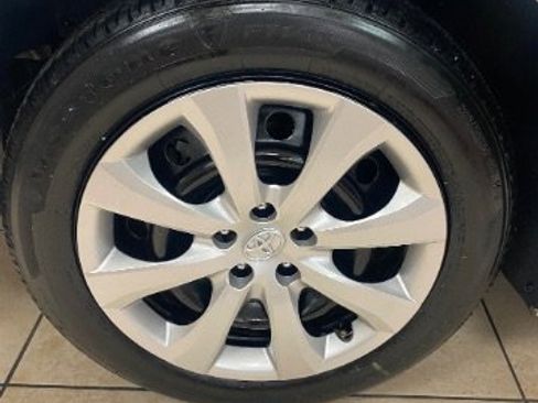 Used 2024 Toyota Corolla LE image 32