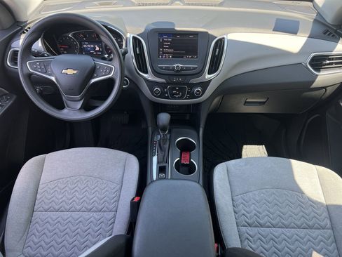 Used 2023 Chevrolet Equinox LS w/ LS Convenience Package image 2