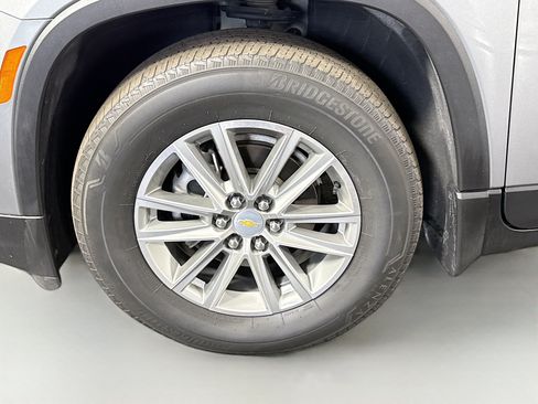 Used 2023 Chevrolet Traverse LT FWD image 38