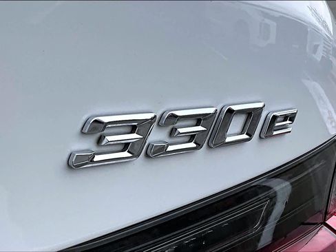 Used 2022 BMW 330e w/ M Sport Package image 27