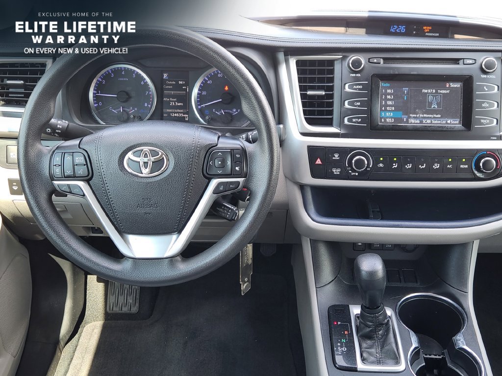 Used 2019 Toyota Highlander LE FWD image 25