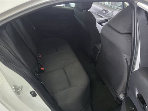Used 2022 Toyota Corolla LE FWD image 18