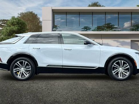New 2026 Cadillac Lyriq Luxury image 3