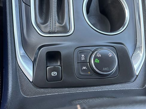 Used 2020 Chevrolet Traverse RS AWD/4WD image 25