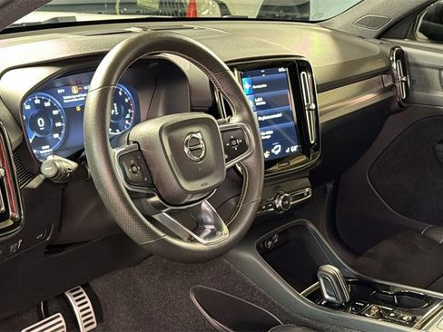 Used 2021 Volvo XC40 T5 R-Design w/ Advanced Package image 25