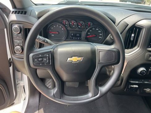 Used 2025 Chevrolet Silverado 2500 Custom AWD/4WD image 17