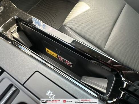 New 2026 Toyota Prius XLE FWD image 21