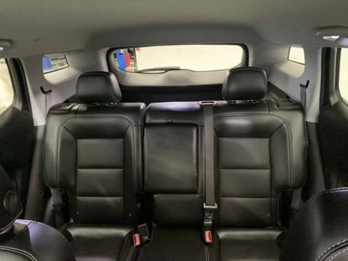 Used 2024 GMC Terrain SLT image 32