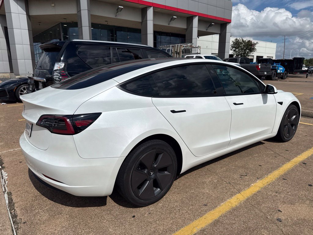 Used 2023 Tesla Model 3 Standard Range RWD image 3
