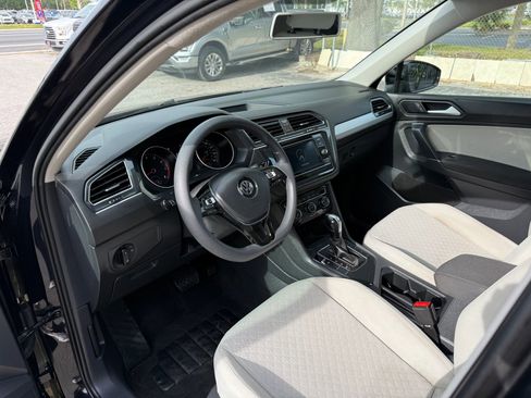 Used 2020 Volkswagen Tiguan S image 13