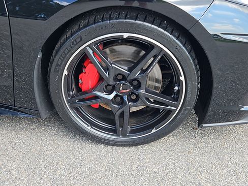 Used 2023 Chevrolet Corvette Stingray Coupe w/ Z51 Performance Package RWD image 21
