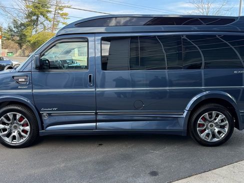 Used 2023 Chevrolet Express 2500 image 6