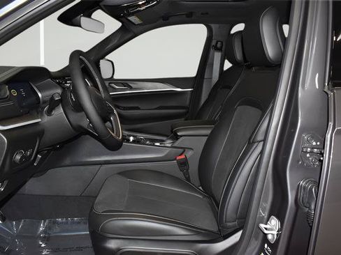 New 2026 Jeep Grand Cherokee L 4WD image 10