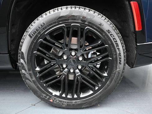 New 2026 Jeep Grand Wagoneer Limited AWD/4WD image 3