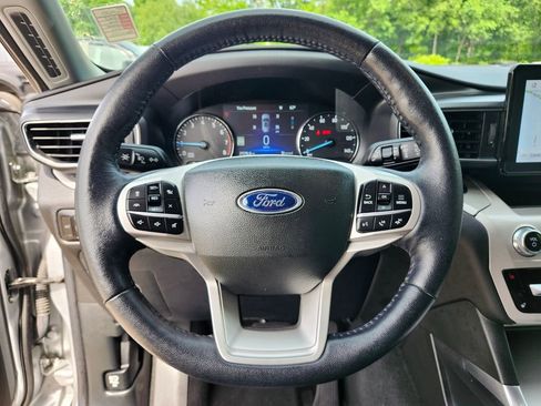 Certified 2023 Ford Explorer XLT w/ Equipment Group 202A AWD/4WD image 30