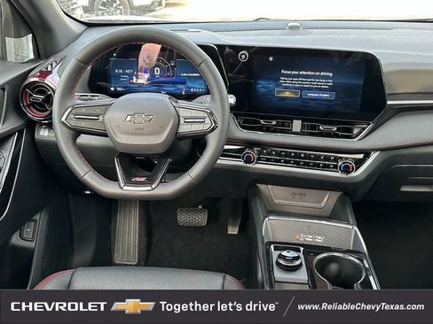 Used 2027 Chevrolet Equinox RS FWD image 12