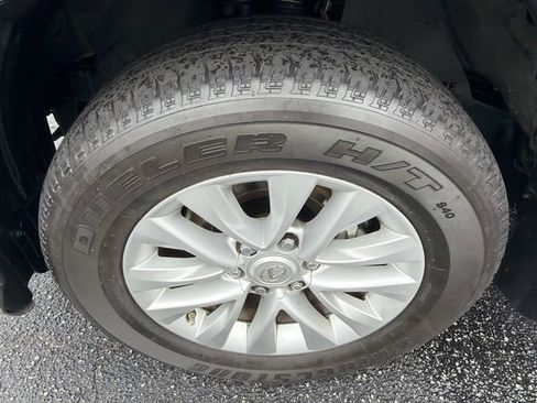 Used 2023 Lexus GX 460 Premium w/ Premium Plus Package image 11