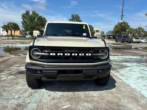 Used 2025 Ford Bronco Outer Banks AWD/4WD image 8