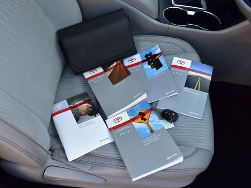 Used 2015 Toyota Highlander Plus image 12