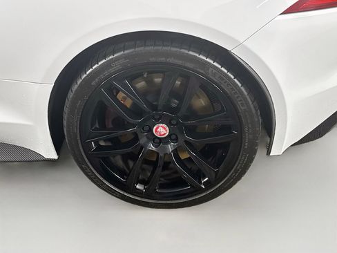 Used 2016 Jaguar F-TYPE R AWD/4WD image 9