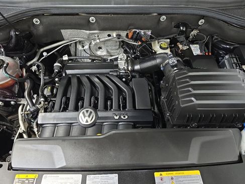 Used 2023 Volkswagen Atlas Cross Sport SE w/ Black Wheel Package FWD image 12