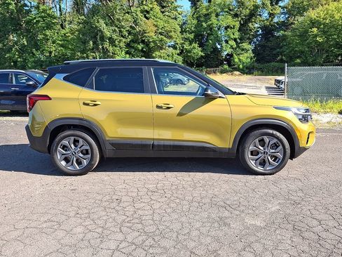 Used 2024 Kia Seltos S AWD/4WD image 12