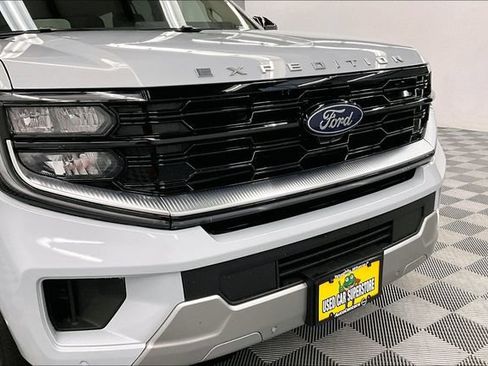 Used 2025 Ford Expedition Platinum AWD/4WD image 36