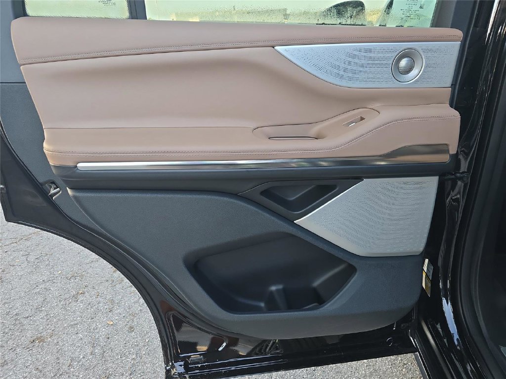 New 2026 Lincoln Navigator Black Label AWD/4WD image 14