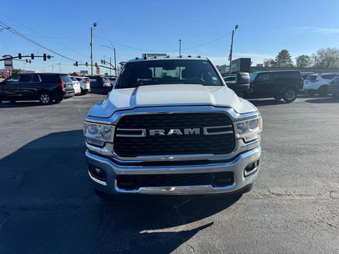Used 2024 RAM 3500 Big Horn AWD/4WD image 3