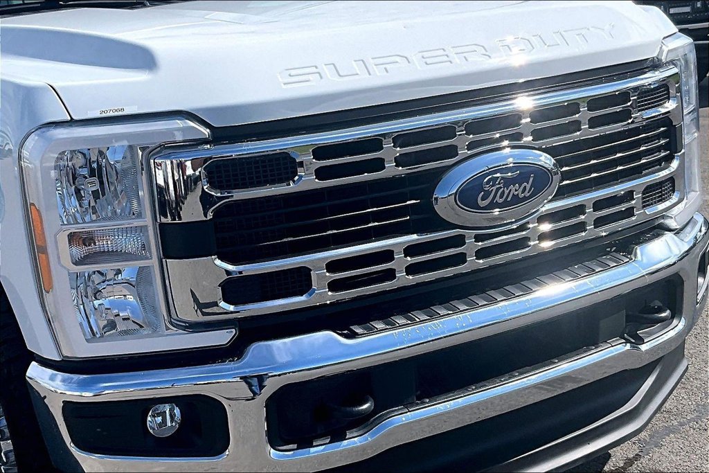 Used 2025 Ford F350 XLT AWD/4WD image 28