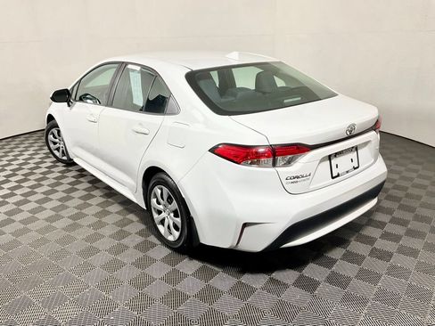 Used 2022 Toyota Corolla LE FWD image 12