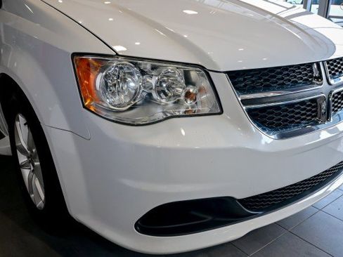 Used 2019 Dodge Grand Caravan SE FWD image 10