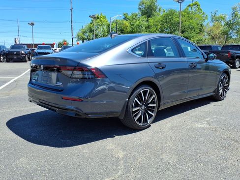 Used 2025 Honda Accord Touring image 6