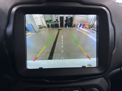 Used 2023 Jeep Renegade Latitude image 20