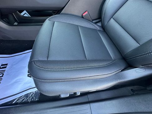 New 2025 Chevrolet Equinox EV LT image 12