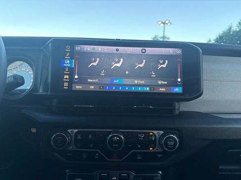 Used 2024 Jeep Wrangler Unlimited Sport AWD/4WD image 24