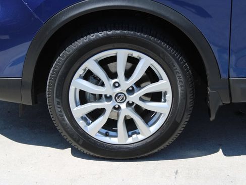 Used 2020 Nissan Rogue Sport SV FWD image 8