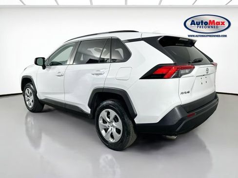 Used 2020 Toyota RAV4 LE image 5