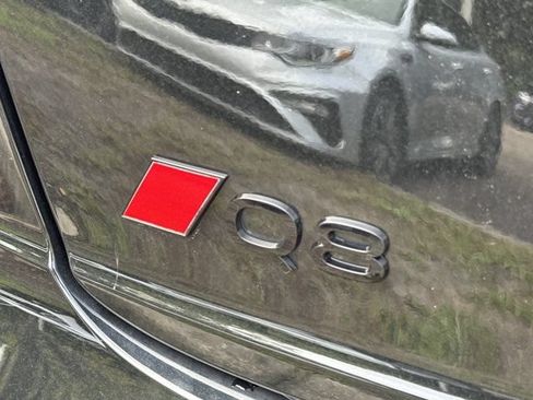 Used 2025 Audi Q8 Premium Plus AWD/4WD image 10
