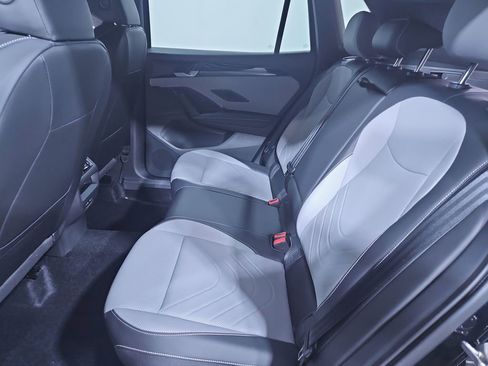 New 2025 Volkswagen Tiguan SE R-Line image 24