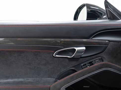 Certified 2018 Porsche 911 GT3 RWD image 18