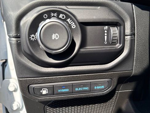 Used 2024 Jeep Wrangler Unlimited Rubicon 4xe image 21