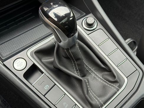 Used 2025 Volkswagen Jetta SE FWD image 20