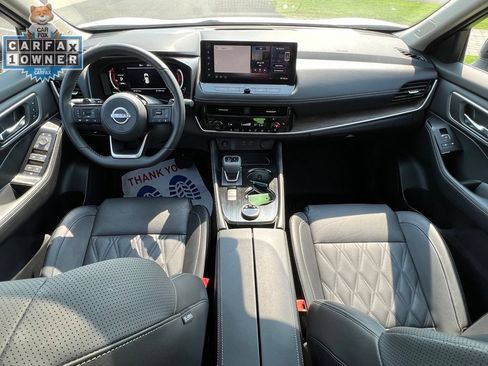 Used 2024 Nissan Rogue Platinum AWD/4WD image 2