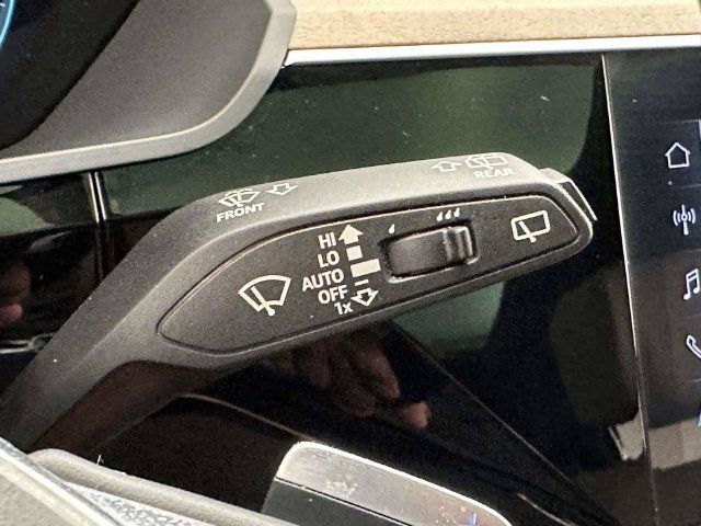 Certified 2024 Audi Q8 e-tron Premium Plus w/ Premium Plus Package AWD/4WD image 31
