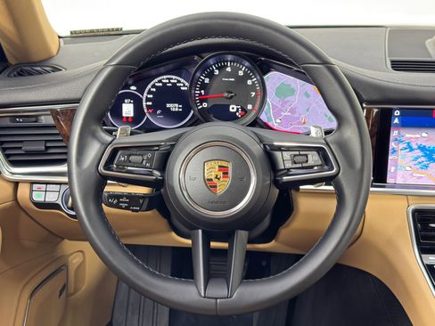 Used 2021 Porsche Panamera w/ Premium Package image 21