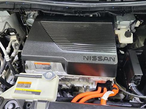 Used 2022 Nissan Leaf SV w/ SV Technology Package image 34