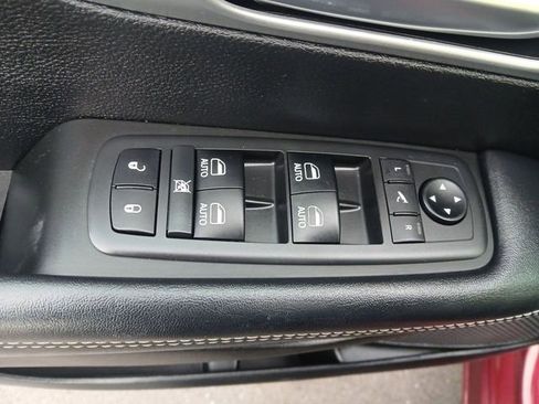 Used 2019 Chrysler Pacifica Limited image 13