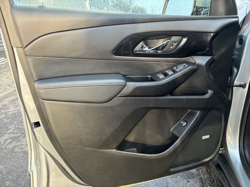 Certified 2023 Chevrolet Traverse RS image 22