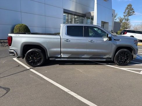 Used 2024 GMC Sierra 1500 SLT w/ SLT Premium Package image 10